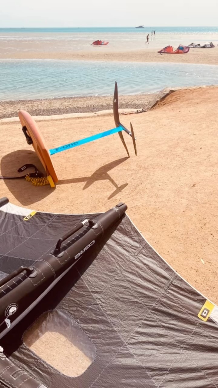 [ READY TO WING ] @osmosis_kiteboarding 
🤙
#wing #wingfoil #wingfoiling #wingfoilingozone #wingfoilingdaily #wings #bor...